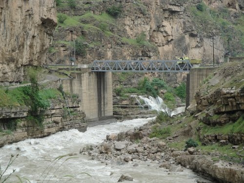 به‌ هۆی به‌رزبوونه‌وه‌ى ئاوى رووبار رێگاى گه‌لى عه‌لى به‌گ داخرا